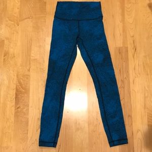 Lululemon blue and black legging